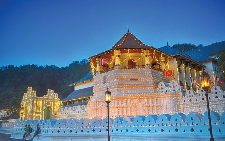 Image of The Temple of the Sacred Tooth Relic (Sri Dalada Maligawa)